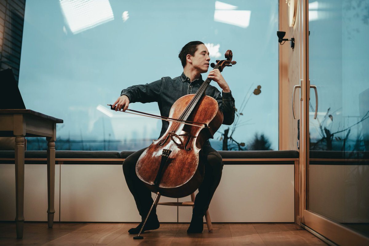 Musik und Pellkartoffeln gibt's in der 3. Folge von »Tiny House Concert« mit
<a href="/IsangEnders/">Isang Enders</a>, <a href="/stvnwltr/">Steven Walter</a> und <a href="/cocoelane/">Coco Elane</a>!
Das ganze Video findet ihr ab So, 20.8 hier ▶️ bit.ly/TinyHouseEnders 

🎥 Eine Produktion von ARD Kultur, <a href="/dw/">dw</a>.deutschewelle und @beethovenfest
📸 Danial Fischer