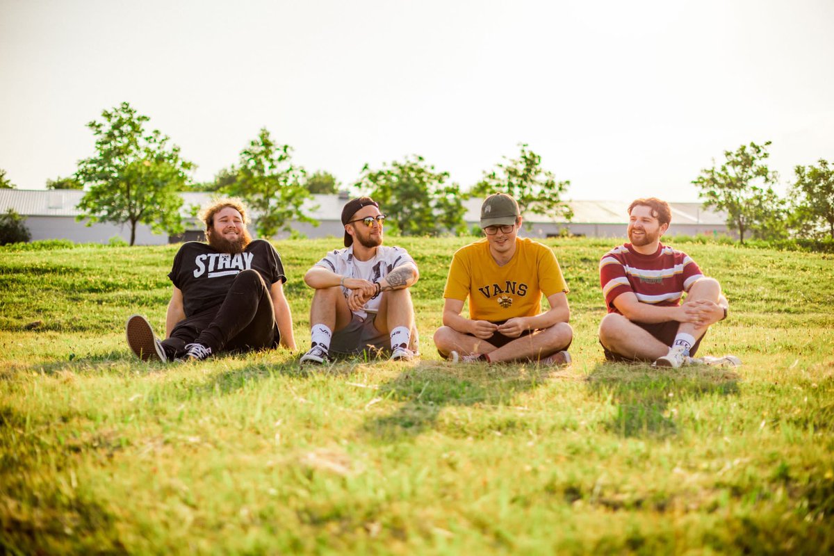 🚨Summerdays out now🚨

open.spotify.com/track/1GsuNT8v…