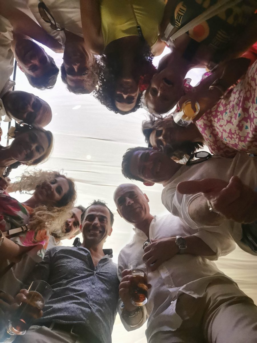 La Feria de Málaga es un buen lugar para disfrutar de la compañía de la extensa familia de #VOXMálaga en la provincia. 
En el Real Cortijo de Torres dimos prueba de ello !!
Un año más y un magnífico día junto a afiliados y simpatizantes. 
#FeriaDeMálaga