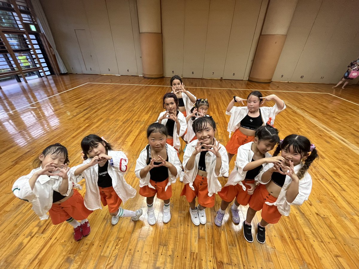 aikb1997's tweet photo. 8/20 16:50〜17:15
愛川町勤労祭で踊ります！

見に来てね〜❤️

#愛川ダンス #キッズダンス #こどもダンス #キッズビクス #サングラス 
#かわいい #勤労祭 #メンバー募集中 https://t.co/qA25On6SAB