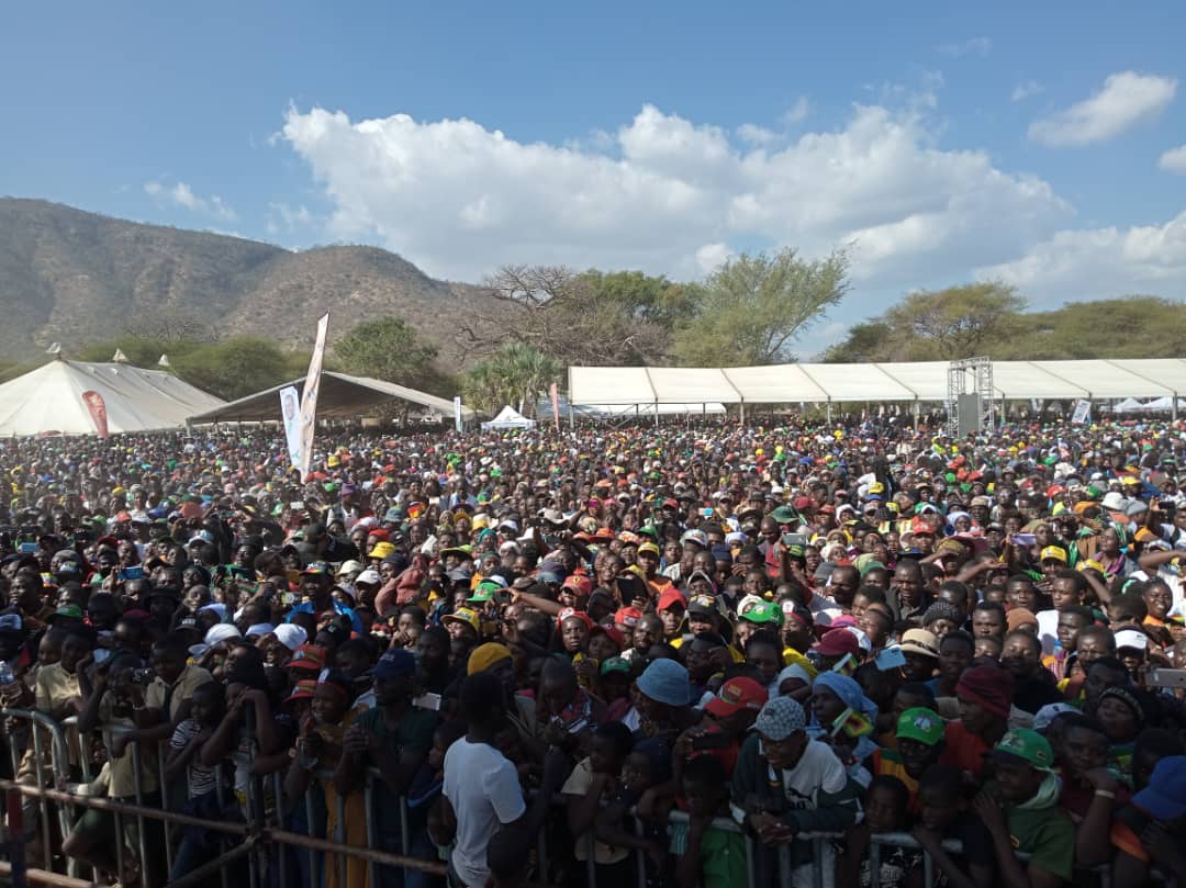 TafadzwaMugwadi's tweet photo. I said it before &amp; I repeat it again one more time &amp; for the last time! There are only 2 Presidential Candidates in this election: President @edmnangagwa &amp; others. The others are curtain raisers! The winner gets enthusiasm from their efforts. Usain Bolt could not race alone. https://t.co/W3H0yVEbn1