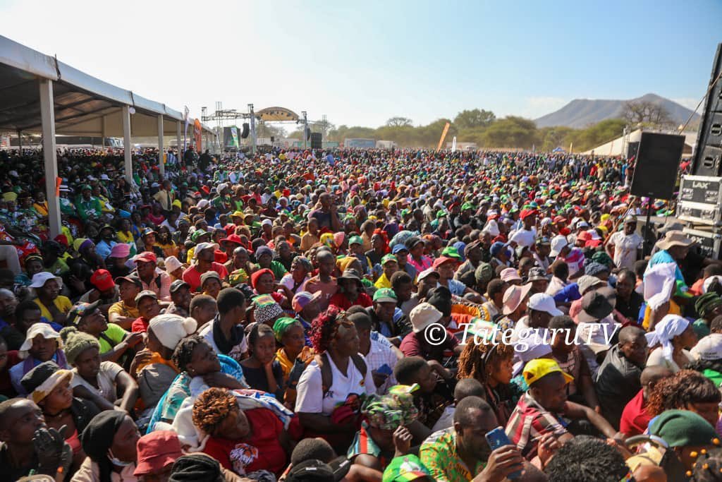 TafadzwaMugwadi's tweet photo. I said it before &amp; I repeat it again one more time &amp; for the last time! There are only 2 Presidential Candidates in this election: President @edmnangagwa &amp; others. The others are curtain raisers! The winner gets enthusiasm from their efforts. Usain Bolt could not race alone. https://t.co/W3H0yVEbn1