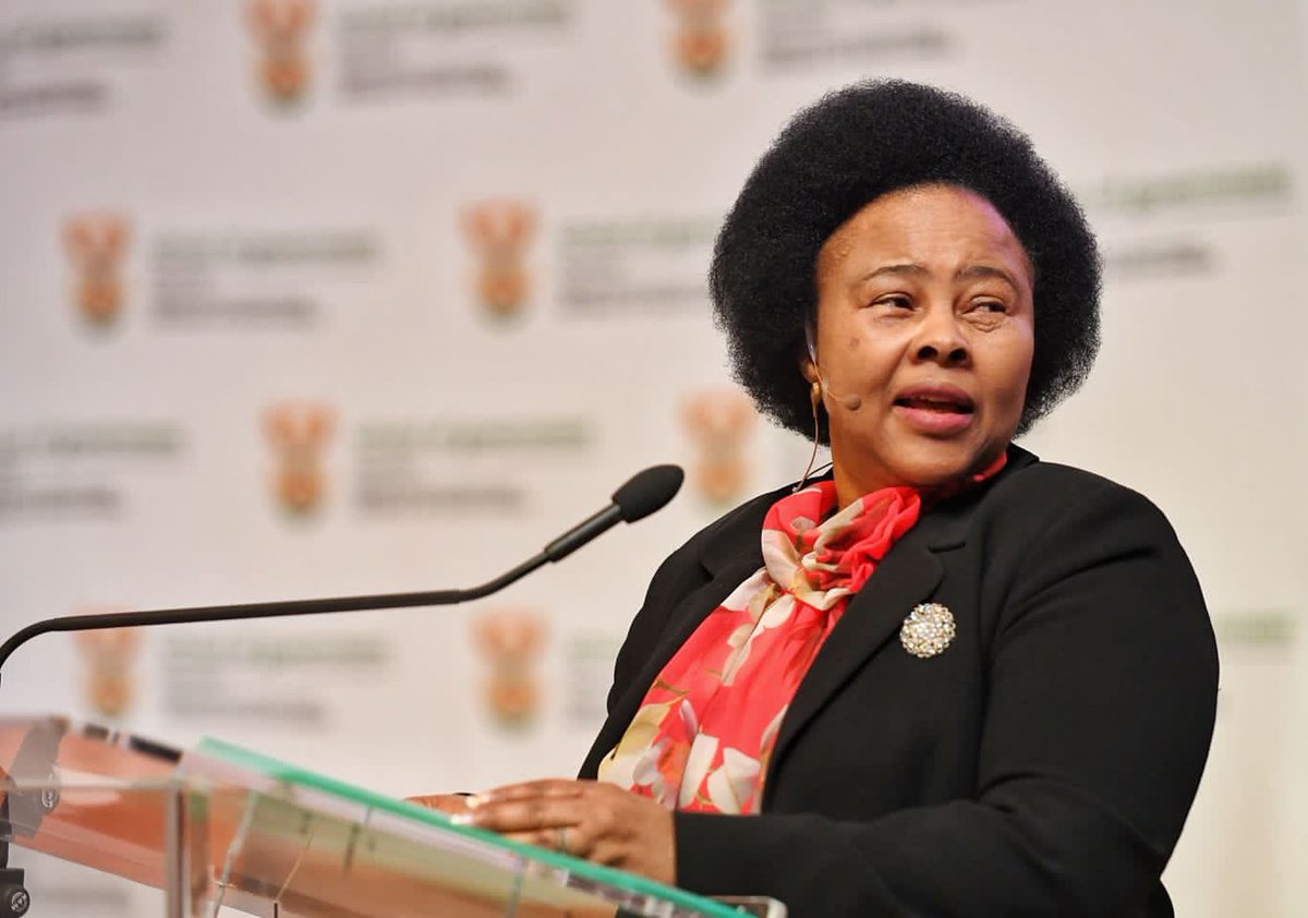 thensgZA's tweet photo. Prof Zodwa Motha-Madikane, Deputy Chancellor @unisa welcoming the esteemed speakers and guests, emphasised that UNISA as a partner is well positioned to take on such programmes. @GovernmentZA @DpmeOfficial @PresidencyZA
#NSGMasterclass
#inclusivegrowth
#developmentalstate https://t.co/PhTk7QcN0I