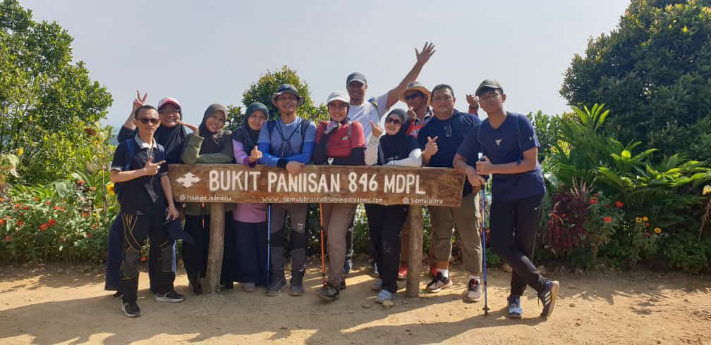 AgoesMiko's tweet photo. Hiking akhir pekan
#hiking #terusbergerak https://t.co/FZz7awQXYr