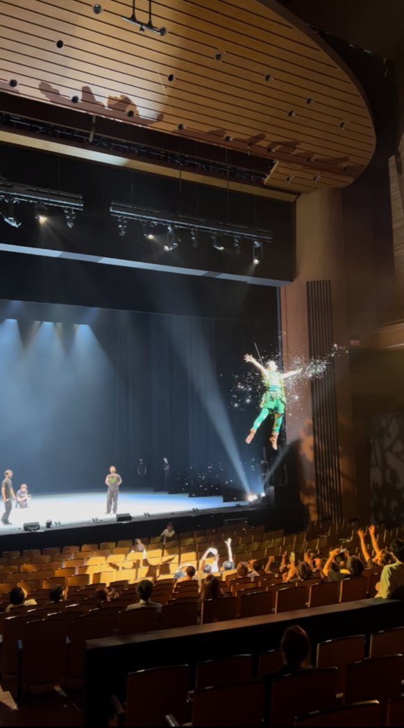 santomyuze's tweet photo. ブロードウェイミュージカル『ピーター・パン』8/19(土),20(日)各日12:00開演

リハーサルが始まりました！
大迫力の客席フライングは必見です！
#サントミューゼ は日本一のフライングが見られるそうですよ。
#山﨑玲奈 #小野田龍之介 #岡部麟 #ピーターパン2023

公演情報↓
https://t.co/ORrkJDxjAQ https://t.co/HLVuCS4IV2