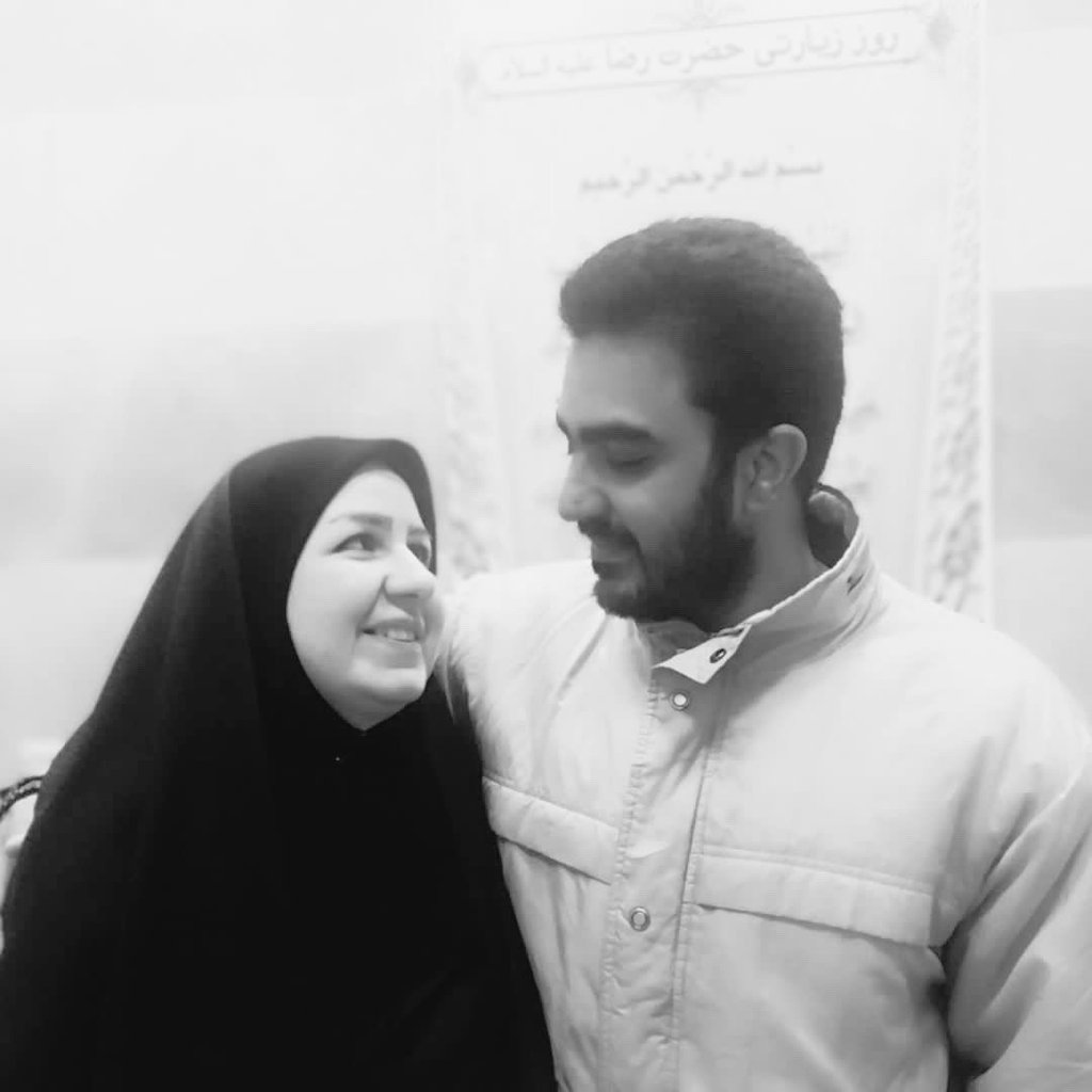 behzadm75's tweet photo. من به چشم دیدم که جانم می‌رود...
🖤 https://t.co/GGHgM3dI9O