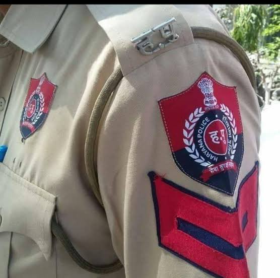 KumarSnjyprjapt's tweet photo. #haryanapolice49400 हमे अपना हक़ चाहिए जिनको शनिवार रविवार की छुट्टी। चाहिए  और धरना दे कर सरकार और जानता का काम नहीं करे उनकी आप सेलरी बढ़ा रहे हो जो 24 घंटे  तैयार रहते है ड्यूटी कि लिए उन्हें कुछ नहीं @anilvijminister @cmohry @Dchautala @DGPHaryana @anandmahindra https://t.co/kXP1f62RfD