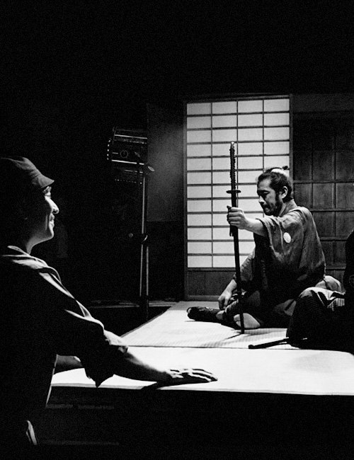 DannyDrinksWine's tweet photo. *Akira Kurosawa &amp; Toshiro Mifune*

During the filming of "Sanjuro" (1962) https://t.co/JBVUtnN7tK