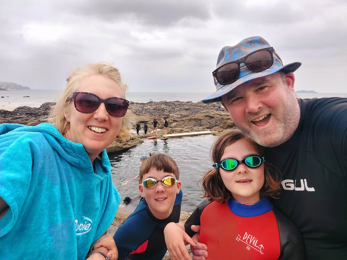 pickerchu's tweet photo. Ace day at the man made sea pool at #Trevone yesterday. #ChuBear managed some front flips; the broken foot is healing. https://t.co/8JidMgy5a3