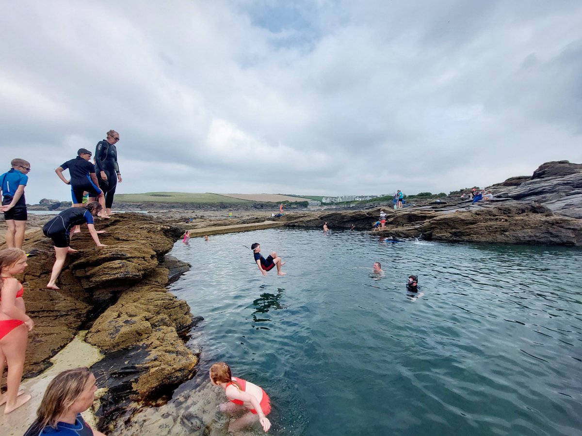 pickerchu's tweet photo. Ace day at the man made sea pool at #Trevone yesterday. #ChuBear managed some front flips; the broken foot is healing. https://t.co/8JidMgy5a3