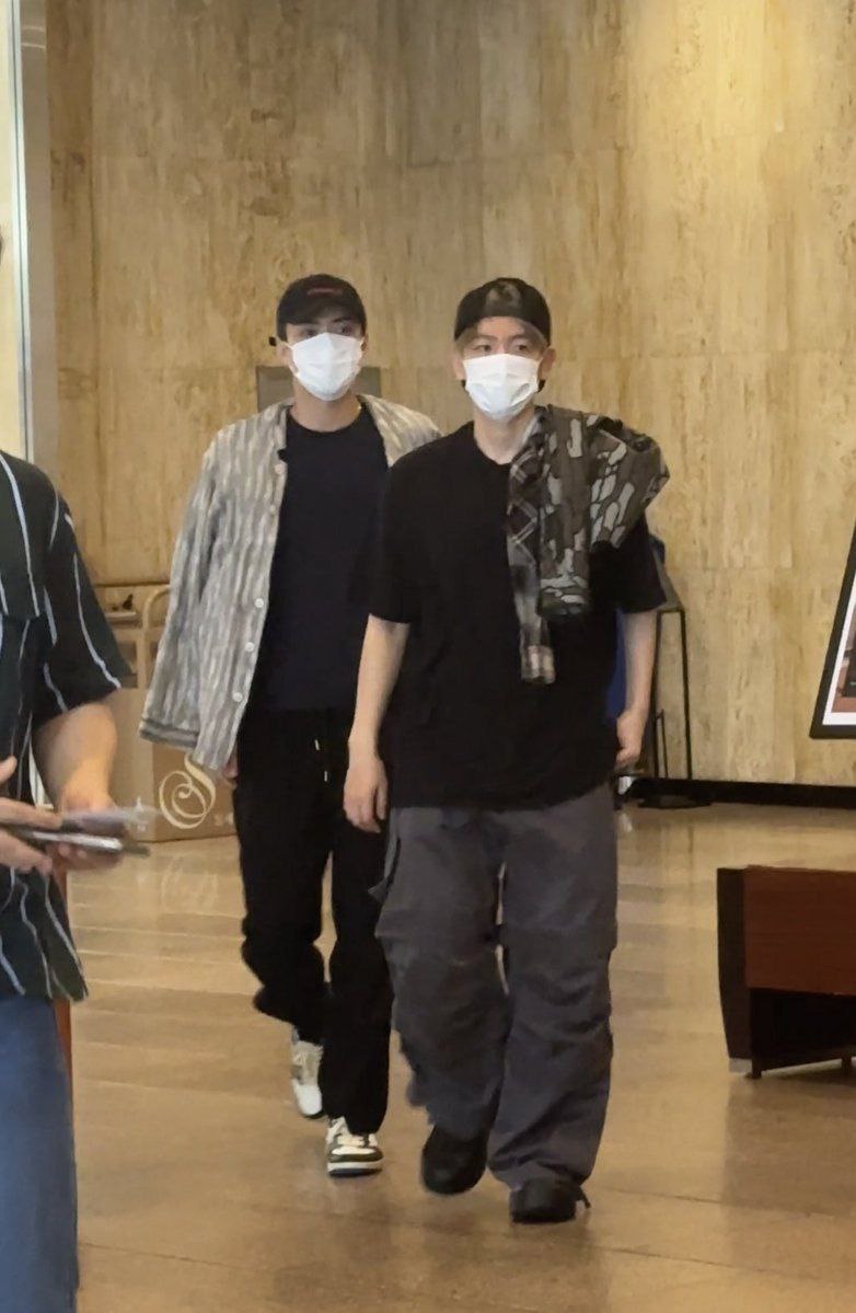 گنده های کره هستن لات و لوت شهرشون
<a href="/weareoneEXO/">EXO</a>