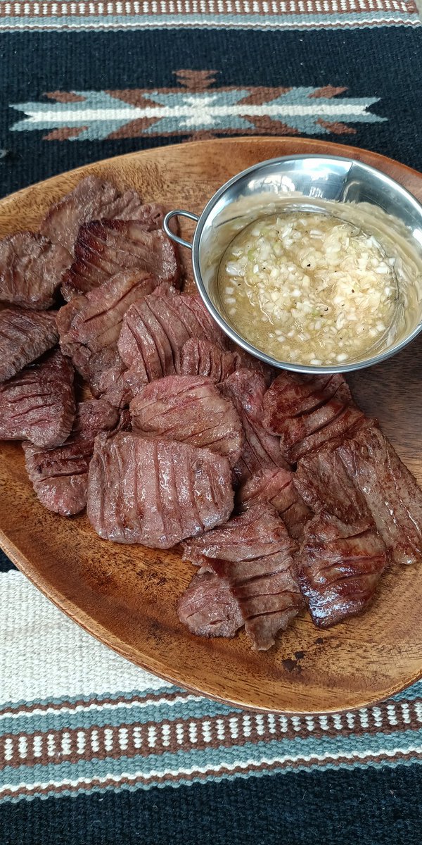 zkl_eye's tweet photo. サヨナラSummer2023。

Tボーン&amp;リブアイ
beef tongue
with
salt and green onions

#BBQ
#CAMP
#T_bone
#Ribeye
#Steaks https://t.co/bojBG8Fdty