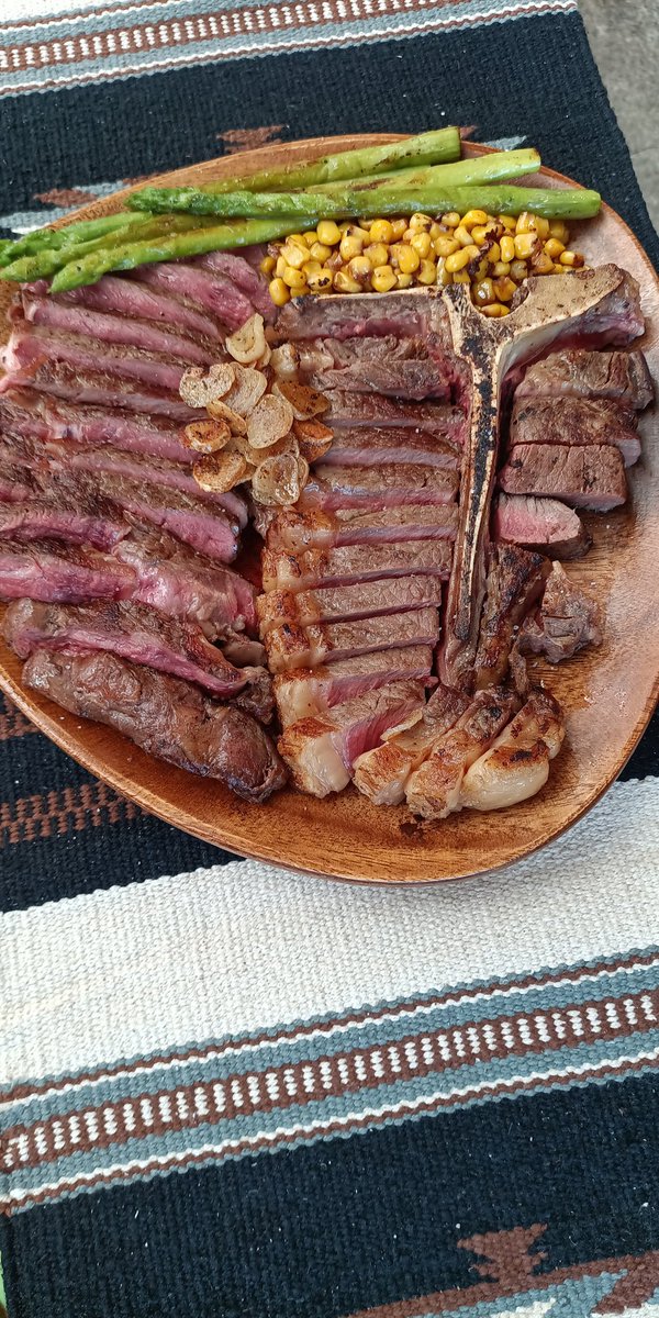 zkl_eye's tweet photo. サヨナラSummer2023。

Tボーン&amp;リブアイ
beef tongue
with
salt and green onions

#BBQ
#CAMP
#T_bone
#Ribeye
#Steaks https://t.co/bojBG8Fdty