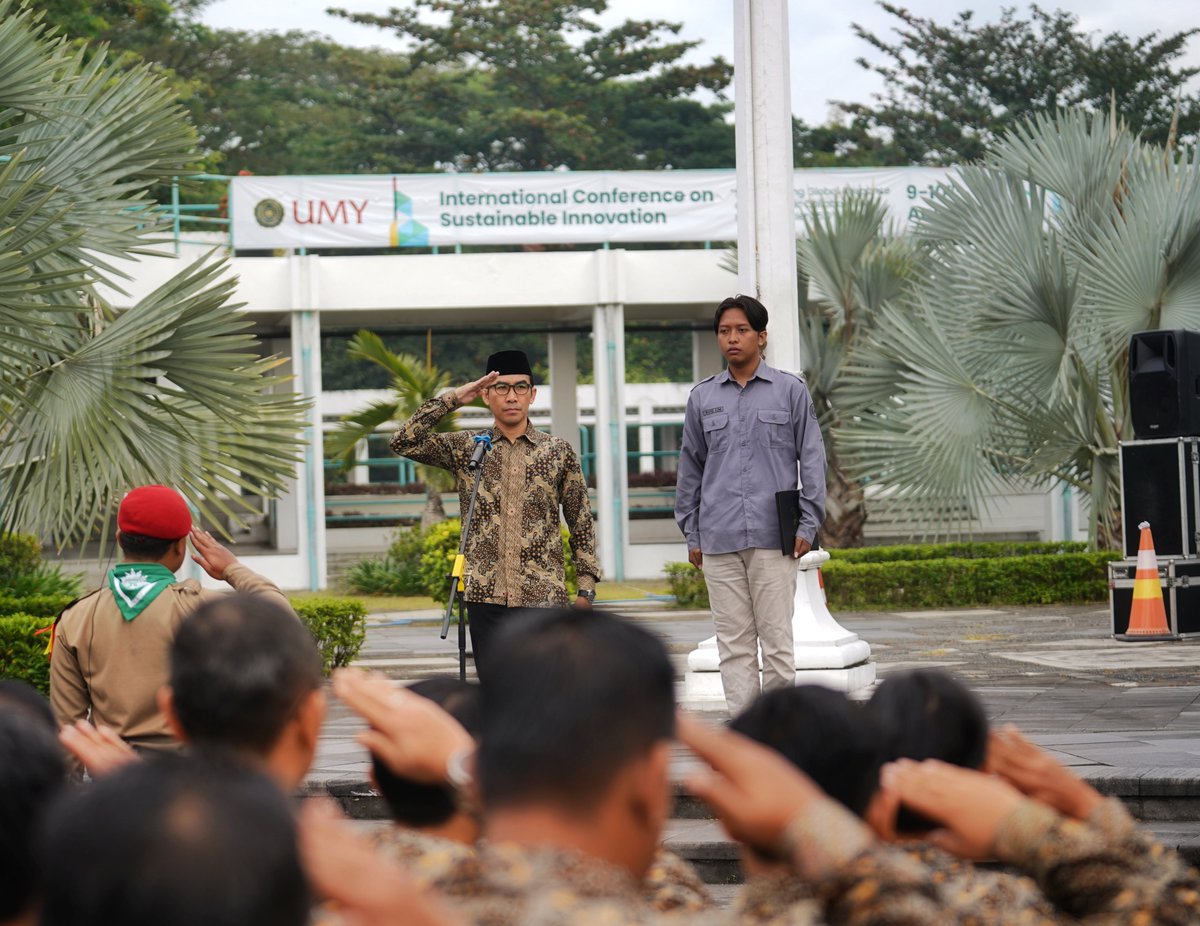 Memimpin upacara Hari Ulang Tahun Kemerdekaan Republik Indonesia ke-78 di <a href="/UMYogya/">UMY</a>. Bersama Pimpinan Universitas, Dekan Fakultas, Ketua Program Studi, Kepala Badan, Lembaga &amp; Biro, Presiden BEM dan DPM, serta Ketua seluruh Organisasi Mahasiswa #harikemerdekaan