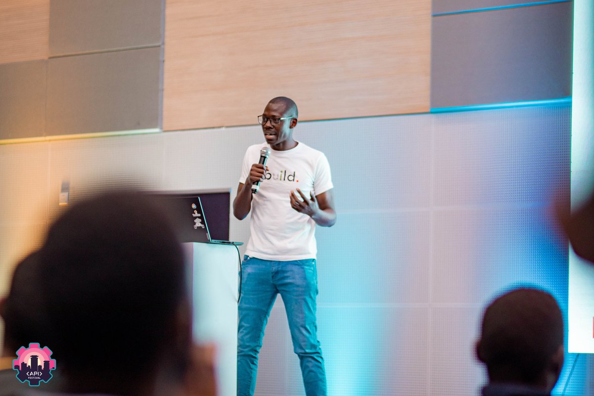 grctutu's tweet image. A session on Diffusion Models with KerasCV APIs with  @Ngesa254 
#APIFest  
#APIFestivalsKE