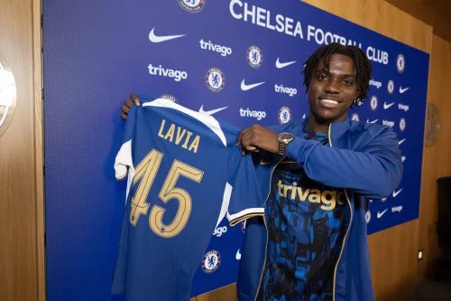 FabrizioRomano's tweet photo. Official, confirmed. Roméo Lavia joins Chelsea on £58m package deal from Southampton 🔵✨ #CFC

“I’m really happy join Chelsea and be a part of this exciting project, amazing top club with a great history and I’m really excited to get started”, says new Blues number 45. https://t.co/qHjtuH83ji