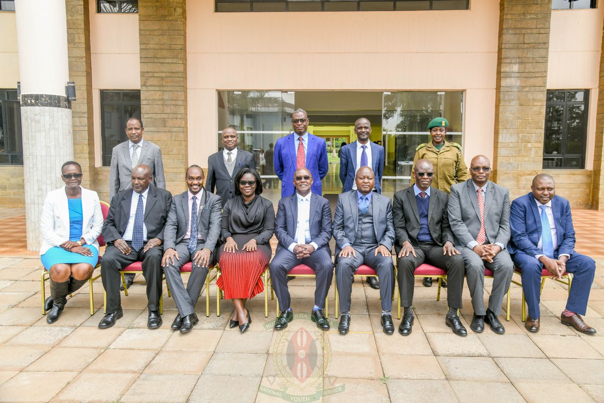 KakungaWambua's tweet photo. Thereafter, the Council signed the PC with @NYS_Ke Ag. DG Mr. James Tembur🪖. Also present were our Directors from Hq🛡️

"Performance contracts are important instruments of #accountability ⚖️, shared responsibility🔑 &amp; results measurement🎖️"
~@SingoeiAKorir

#HudumaKwaTaifa 🇰🇪🇰🇪 https://t.co/vXnoBFXqvV