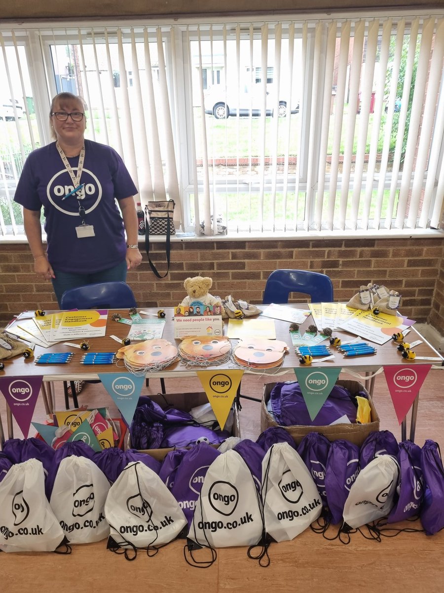 hblundell's tweet photo. @ongoUK at Westcliff Community works today - to celebrate at their family fun day, pop along and find out how you can get involved to influence and shape policy in the communities you live in #fabulousfridays https://t.co/Ac8KibnZKH