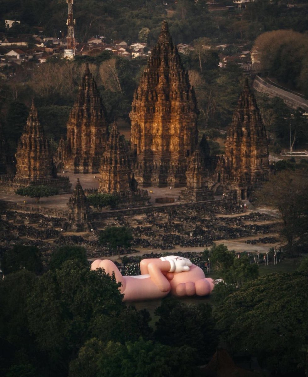 KAWS “ACCOMPLICE” Inflatable in Indonesia! (2023)