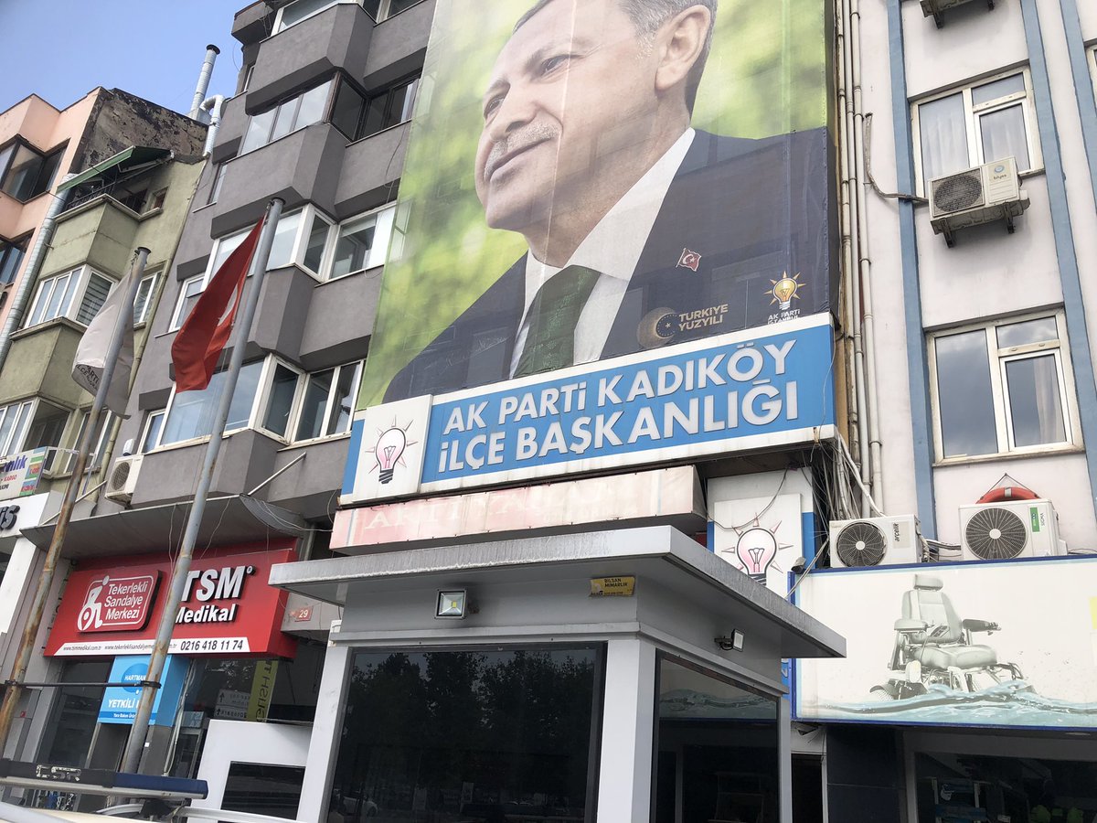 EmadDernegi's tweet photo. Bugün  8 Eylül 1999 (EYT sonrası) SGK’lıların  taleplerini anlatmak üzere sayın  @Akparti Kadıköy İlçe Başkanı Fatih Kaya @avFatihKayaAK beyefendiyi ziyaret ettik.

Kendisine misafirperverliği için teşekkürlerimizi sunuyoruz.

@emaddernegi
@akkadikoy 
@Akparti 

#AdaletİçinKademe https://t.co/uyVdkW3wpd