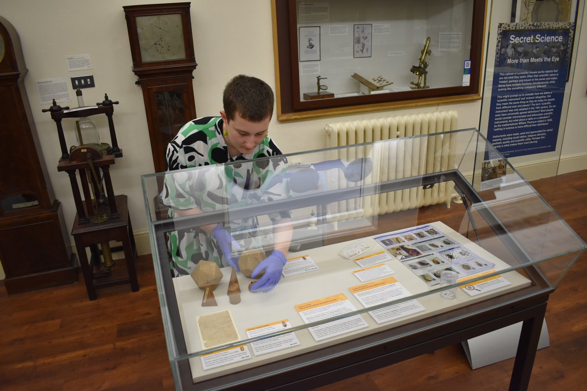 WhippleMuseum's tweet image. We&apos;re sad that Louise&apos;s internship is coming to an end... But we&apos;re very excited that her new display &apos;Bug Off!&apos; (about pest management in museums) is up!

This is Louise installing the display. Come see it in our Main Gallery!

#BehindTheScenes #CollectionsManagement