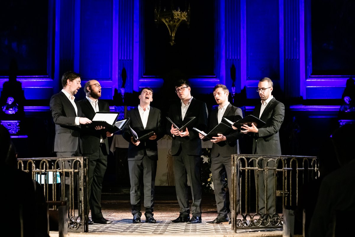 Festival de Rocamadour (@rocamadourfest) on Twitter photo 📷// Retours photos
Hier, mercredi 16 août, nous sommes partis à la rencontre de <a href="/TheGesualdoSix/">The Gesualdo Six</a>. L'ensemble britannique, avec une perfection vocale stupéfiante, nous a emmené dans un vaste voyage sonore dans l'église Saint-Maur de Martel.
📷 Alexis Mestre 📷// Retours photos
Hier, mercredi 16 août, nous sommes partis à la rencontre de <a href="/TheGesualdoSix/">The Gesualdo Six</a>. L'ensemble britannique, avec une perfection vocale stupéfiante, nous a emmené dans un vaste voyage sonore dans l'église Saint-Maur de Martel.
📷 Alexis Mestre