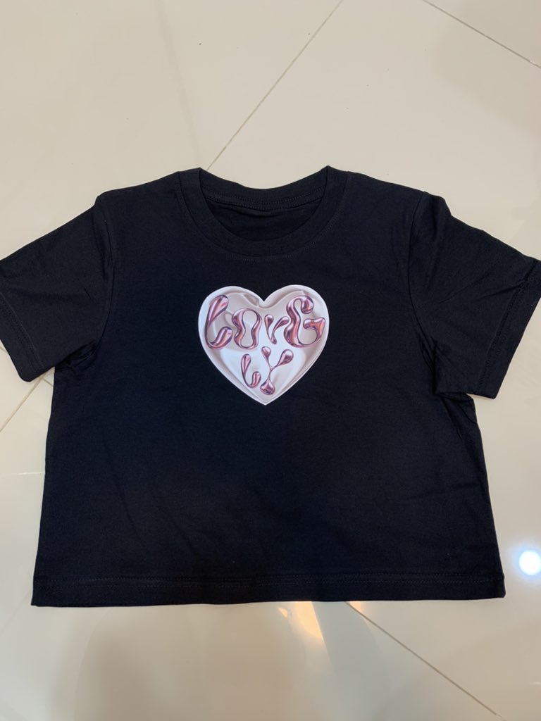 mmmiiuq's tweet photo. ⚡️sale⚡️ ครอปมือ1 ตัวละ50฿ทุกตัว ผ้าcotton100% ลายน่ารัก ค่าส่ง30+5 เหมาส่ง50฿ พื้นที่ห่างไกล+30 
#ส่งต่อเสื้อผ้า #ส่งต่อเสื้อมือสอง  #เสื้อผ้ามือสอง #เสื้อผ้ามือสองราคาถูก  #ส่งต่อเสื้อผ้ามือ2 #โล๊ะตู้เสื้อผ้า #โล้ะตู้ #เสื้อผ้ามือสองราคาถูก #เสื้อผ้าy2k https://t.co/rMHsF5rBFS