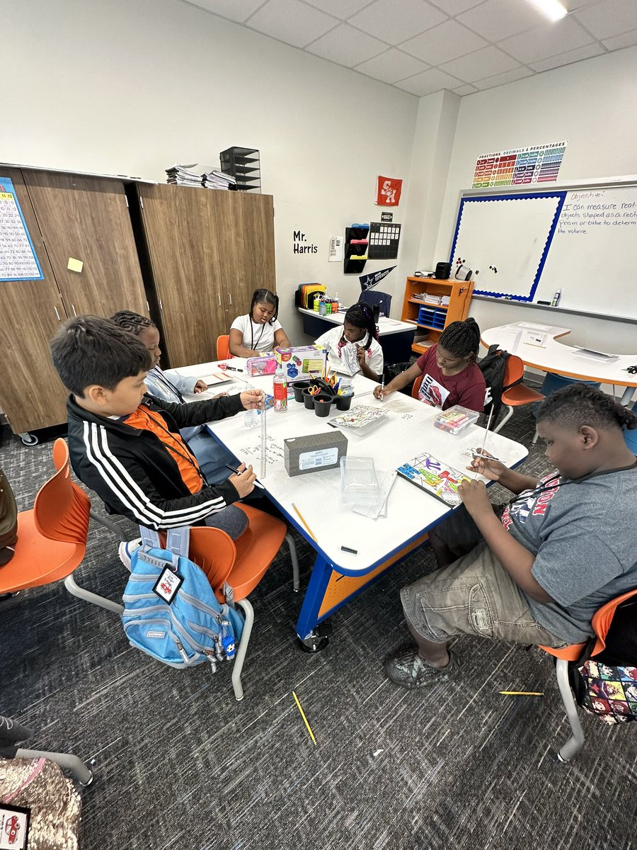 ELEW2K9's tweet photo. We are getting into the swing of things by showing how to calculate volume of  real-world objects! #wildcatproud #LLE https://t.co/9gSrSY0Lrg