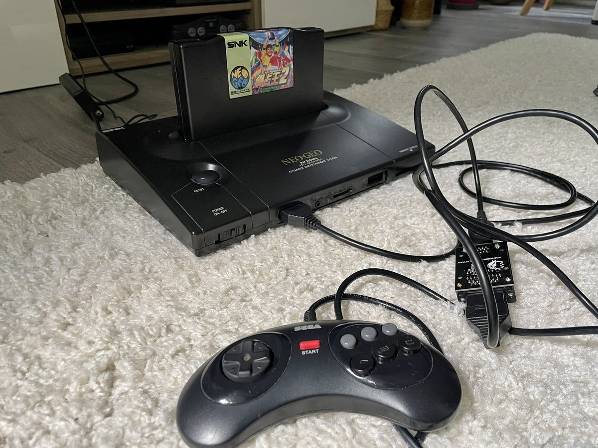 RetroBonheur's tweet photo. La solution pour ceux qui n’aiment pas jouer avec un stick sur Neo Geo #teampad😄 https://t.co/PRm5kqguqd