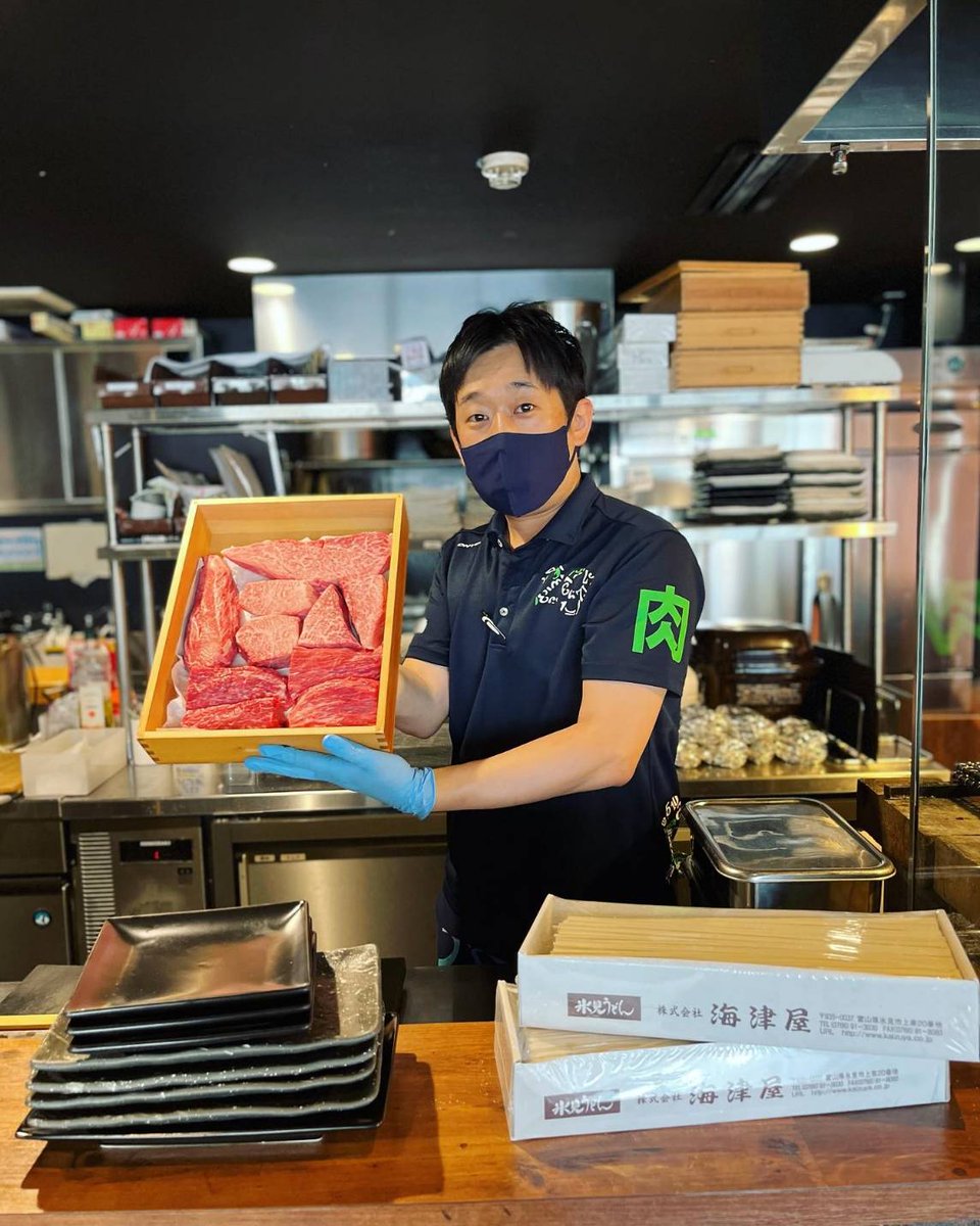 nikuyamatoyama's tweet photo. WEB先行で9月の予約承ります‼️

また9/17(日)は
お昼の営業『昼山』を開催

お昼コース『昼山』もメニューは一緒
12:00〜スタートです😌

皆様のご来店心よりお待ちしております😌

『肉山』富山の登山には装備いりません。
ただし、予約は必要です❗️

https://t.co/XDwP7EDv4N https://t.co/3BERmxkcOU