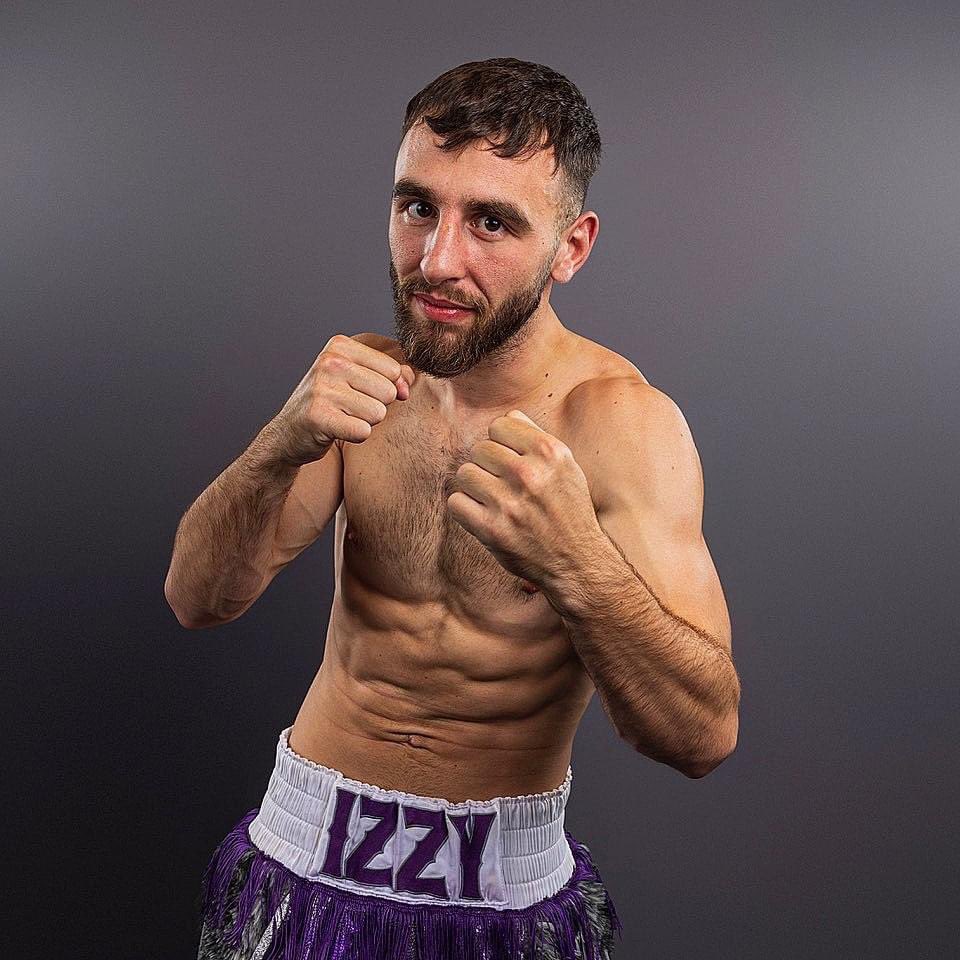 KynochBoxing's tweet photo. Tonight @NateCollins60 makes his @Queensberry debut live on @tntsports
Nathaniel is Chief Support on a fantastic card, featuring no less than 4 title fights.
Tune in and see what The Nightmare is all about ๐ฟ #kynochboxing #collinshamza #boxing https://t.co/g9hP4SOXTA