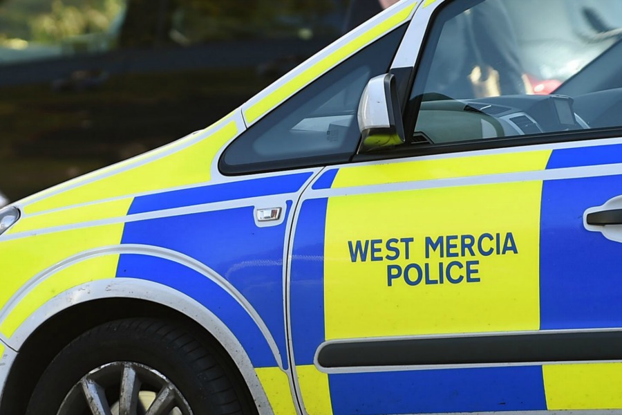 Two men have been arrested after a stabbing in Kidderminster. It happened at Weavers Wharf yesterday afternoon. One man had to be taken to hospital with non-life-threatening injuries #HeartNews