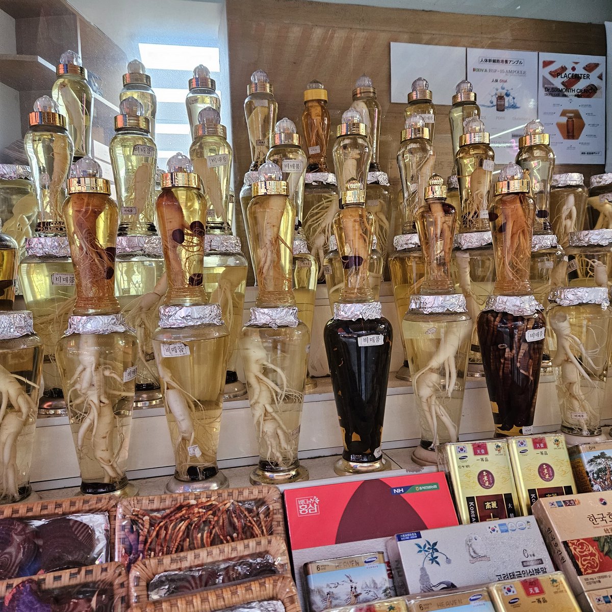 AngelaWard🖋 tweet media