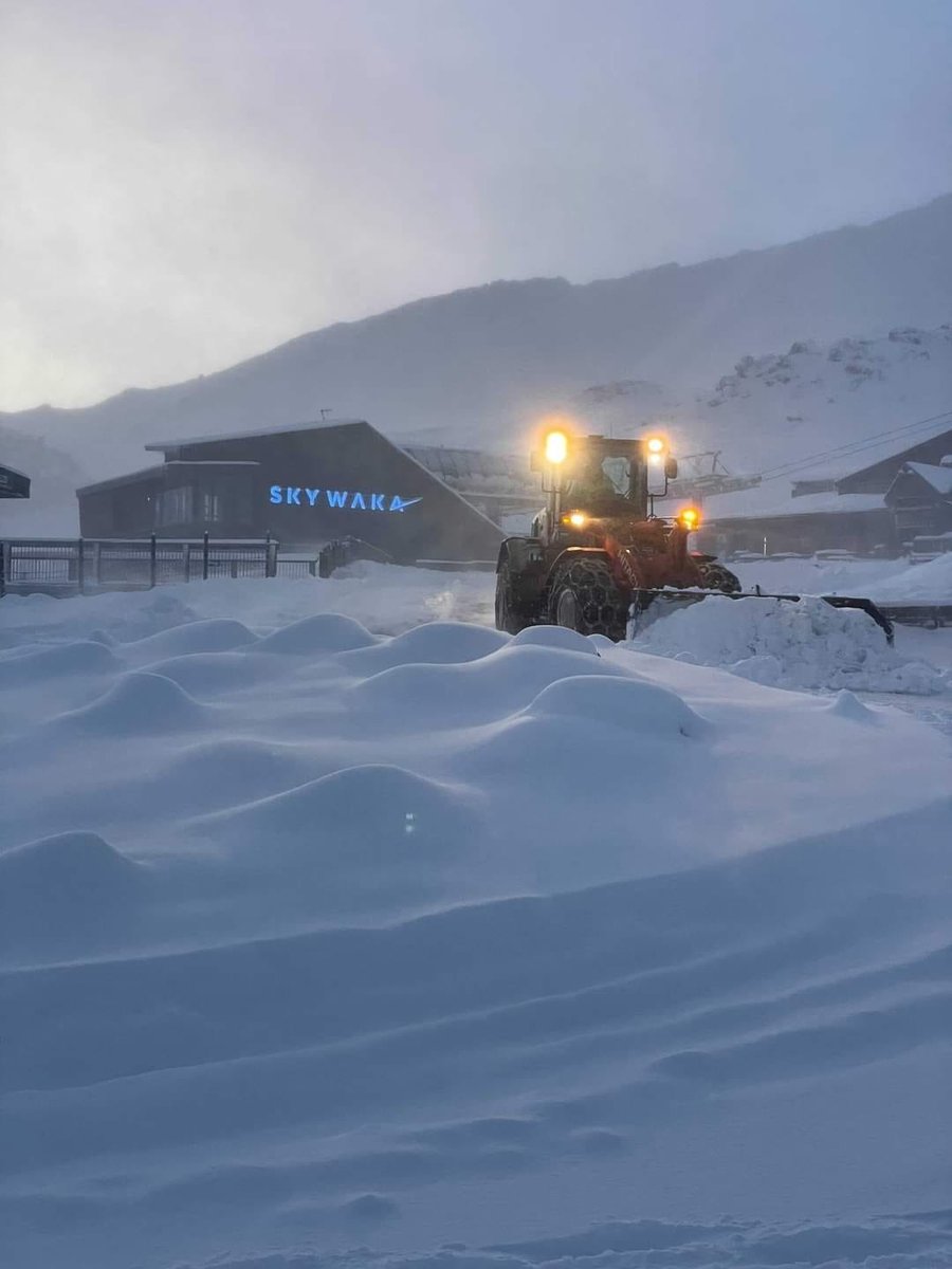 StatunedStore's tweet photo. New Zealand❄️❄️☃️ https://t.co/9gq70ql4Rt
