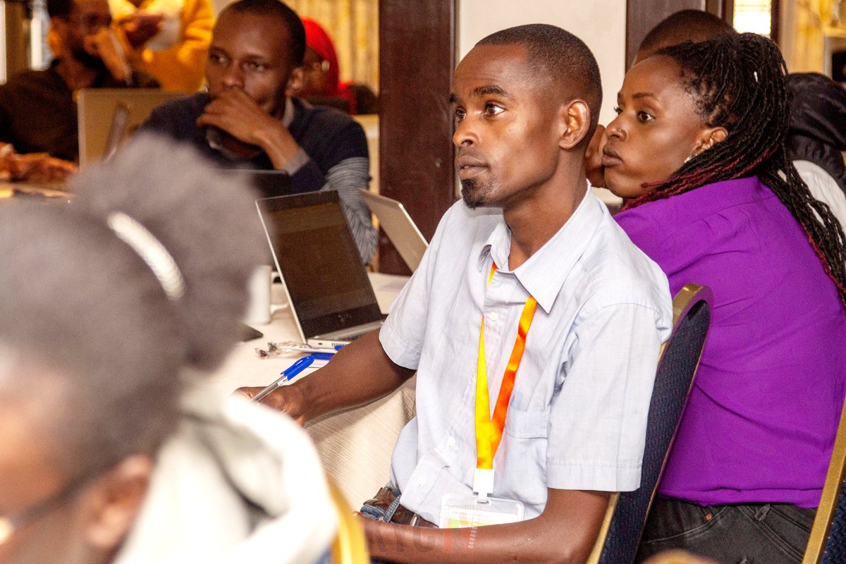 Taken through Climate Change Visual Storytelling 101 by Joel Muinde of <a href="/WWF_Kenya/">WWF-Kenya</a>. Thorough introduction to case study bank storytelling template, social media toolkit template, editorial calendar and case study story bank. #WeAreVCA #ClimateChangeStories <a href="/Alineafrica/">ALIN</a> <a href="/WEL2030_/">Women's Empowerment Link (WEL)</a>