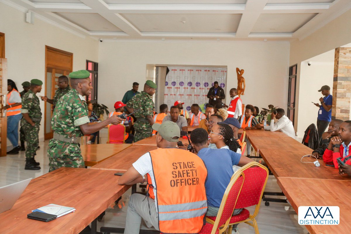 IngoMagazine's tweet photo. Cette formation a été effectuée par les observateurs de la FIA en collaboration avec les envoyés spéciaux de l'armée experts en communication.
#Burundi
#Rallye
#VisitBurundi
#AxaDistinction
#Comeandseeburundi https://t.co/er7PU5kVyd