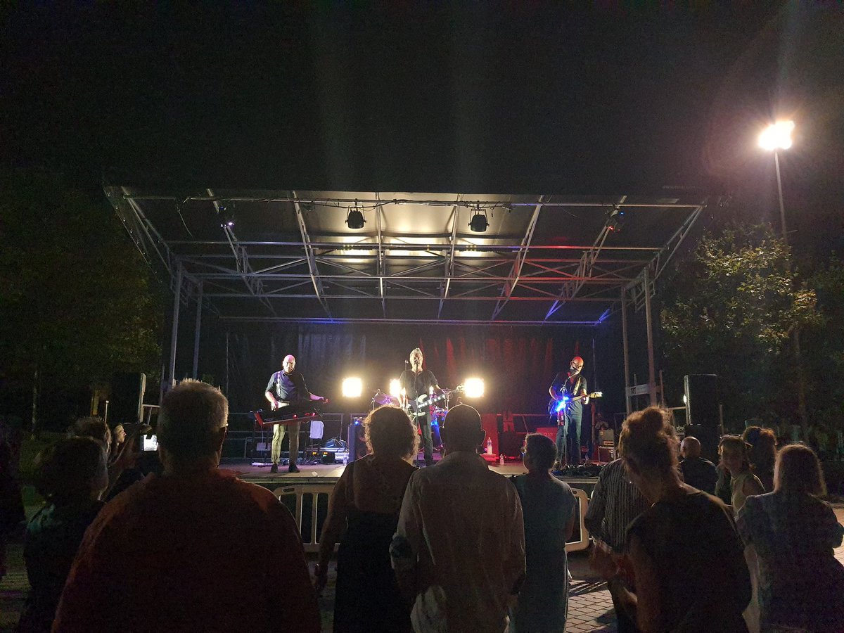 Davidnegre33's tweet photo. Quelques clichés du concert de Doozy hier soir à Soulac sur mer (33). Merci aux musiciens, à la Mairie de Soulac et au public présent.
#concert #poprock #evenementiel #prestation #musique https://t.co/5N3d6gU7VC
