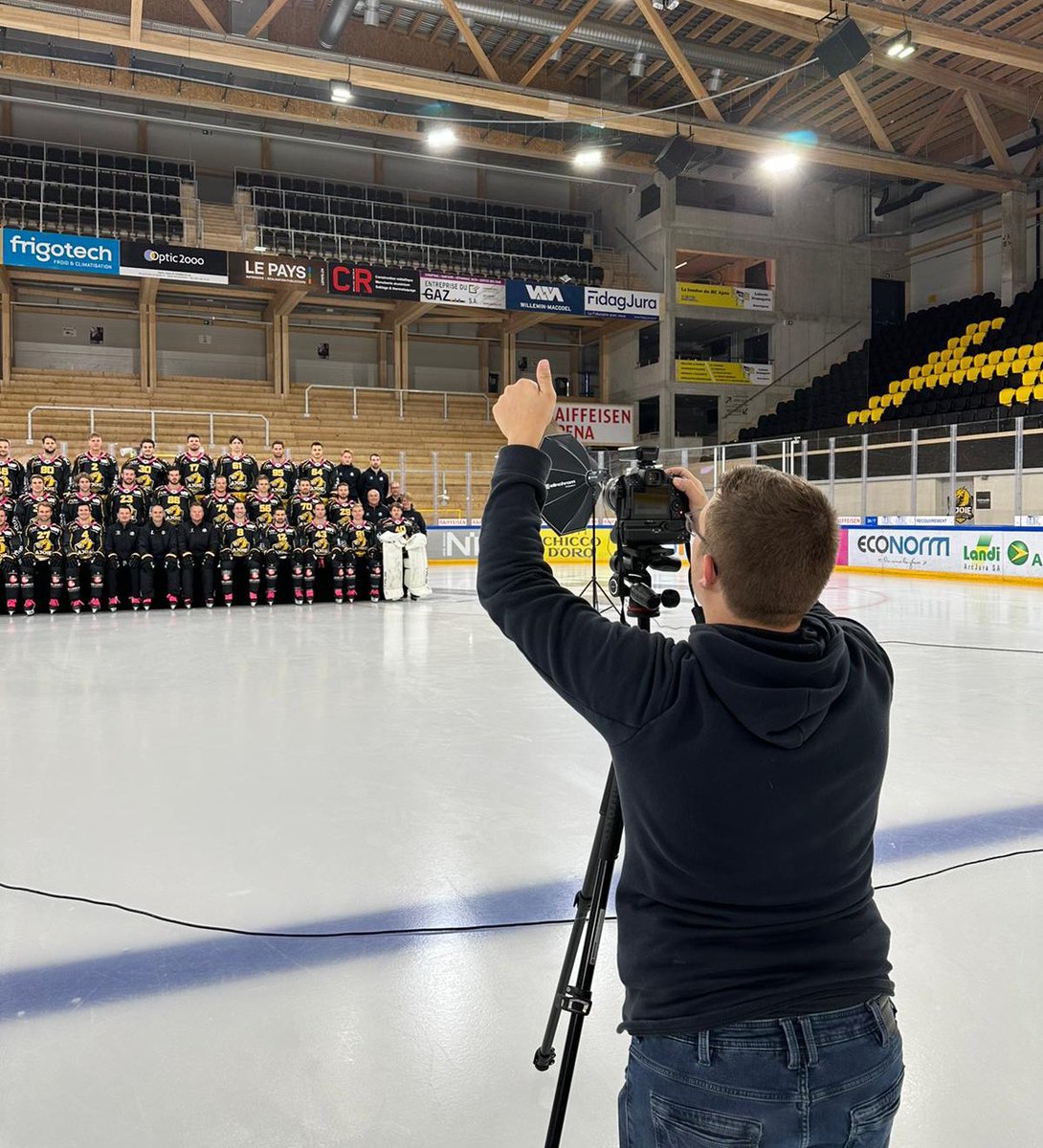 Hockey-Club Ajoie (@hc_ajoie_off) on Twitter photo Cโest lโheure de la traditionnelle ๐ฉ๐ก๐จ๐ญ๐จ ๐โ๐ฬ๐ช๐ฎ๐ข๐ฉ๐ ๐ค
๐ธ <a href="/colingirard20/">Colin Girard</a> Cโest lโheure de la traditionnelle ๐ฉ๐ก๐จ๐ญ๐จ ๐โ๐ฬ๐ช๐ฎ๐ข๐ฉ๐ ๐ค
๐ธ <a href="/colingirard20/">Colin Girard</a>