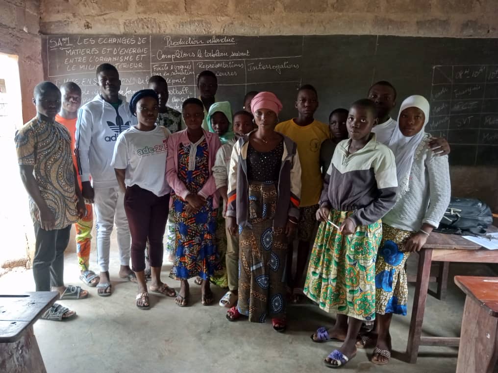 OumboukGenevive's tweet photo. [Retour sur Images] #ADC229
Phase de sensibilisation dans les écoles de #Tourou. La mise en exécution du #projet "SUN DO GNINMIA a bel et démarré depuis la dernière décade du mois de juillet et suscite déjà l'engagement #écologique des bénéficiaires. @UNICEF_Benin https://t.co/a4MrLHhVQy
