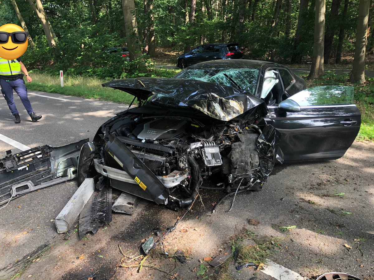 Weginspecteur Sven (@wis_sven) on Twitter photo IVM een eenzijdig ongeval 🚗🌳#n289 10,9 is de hoofd rijbaan ❌. We moeten het wegdek reinigen 🧽. Verkeer wordt over het fietspad omgeleid. <a href="/RWSverkeersinfo/">Rijkswaterstaat Verkeersinformatie</a> <a href="/Brabant/">Provincie Noord-Brabant</a> IVM een eenzijdig ongeval 🚗🌳#n289 10,9 is de hoofd rijbaan ❌. We moeten het wegdek reinigen 🧽. Verkeer wordt over het fietspad omgeleid. <a href="/RWSverkeersinfo/">Rijkswaterstaat Verkeersinformatie</a> <a href="/Brabant/">Provincie Noord-Brabant</a>