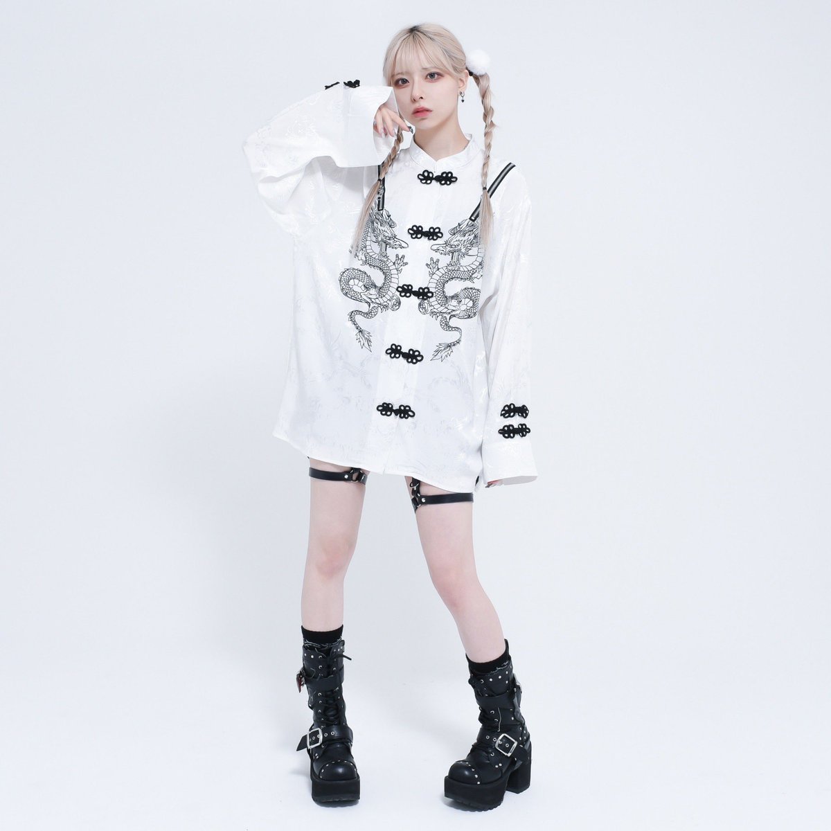 ?‍?REFLEM(レフレム) NEW ARRIVAL ニ柱の龍を携えた本格チャイナ 