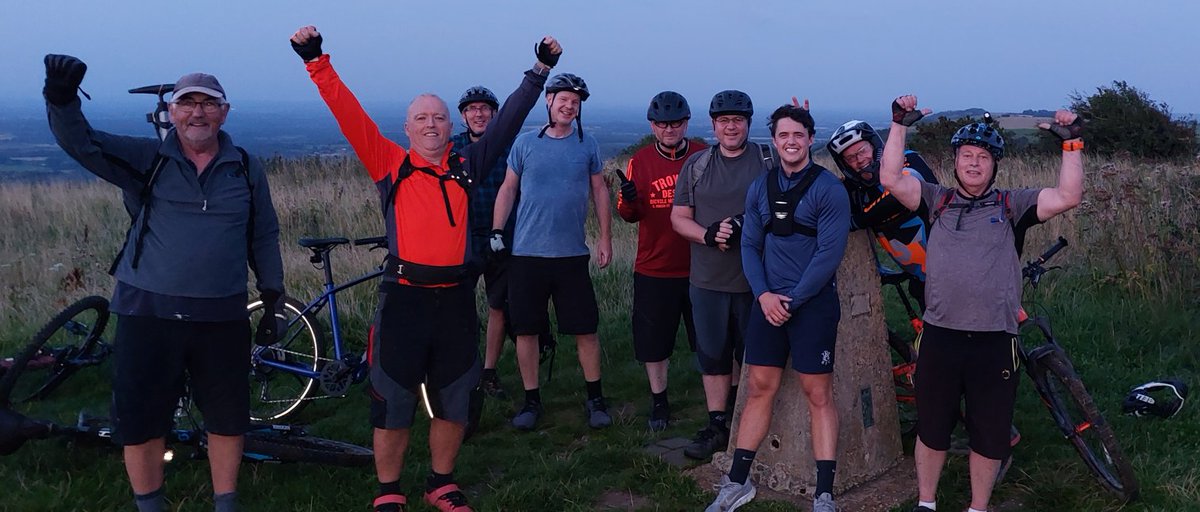 🚵‍♂️ Fantastic ride over South Downs to Stanmer Park. One of our biggest group rides! Kudos to Mark, Dan, Dave, Ivan, Brad. Special shoutout to Dave for pushing through. Hope Ivan's okay after the fall. Challenging 1686ft elevation but perfect conditions.