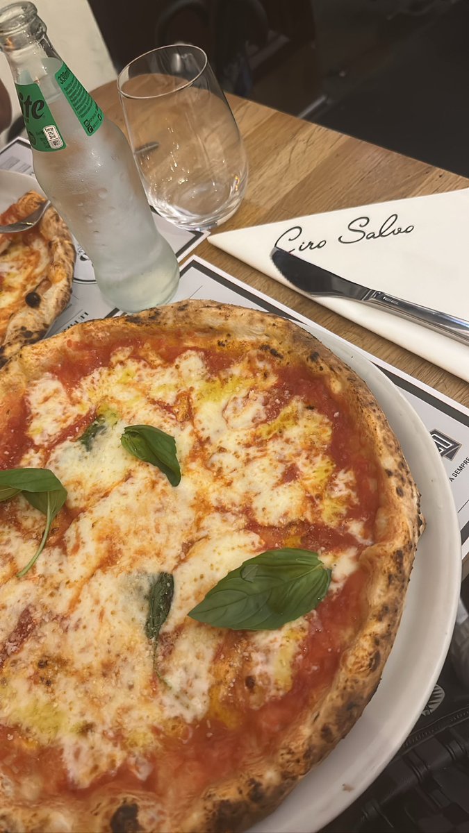 London Pizza hits different 😁