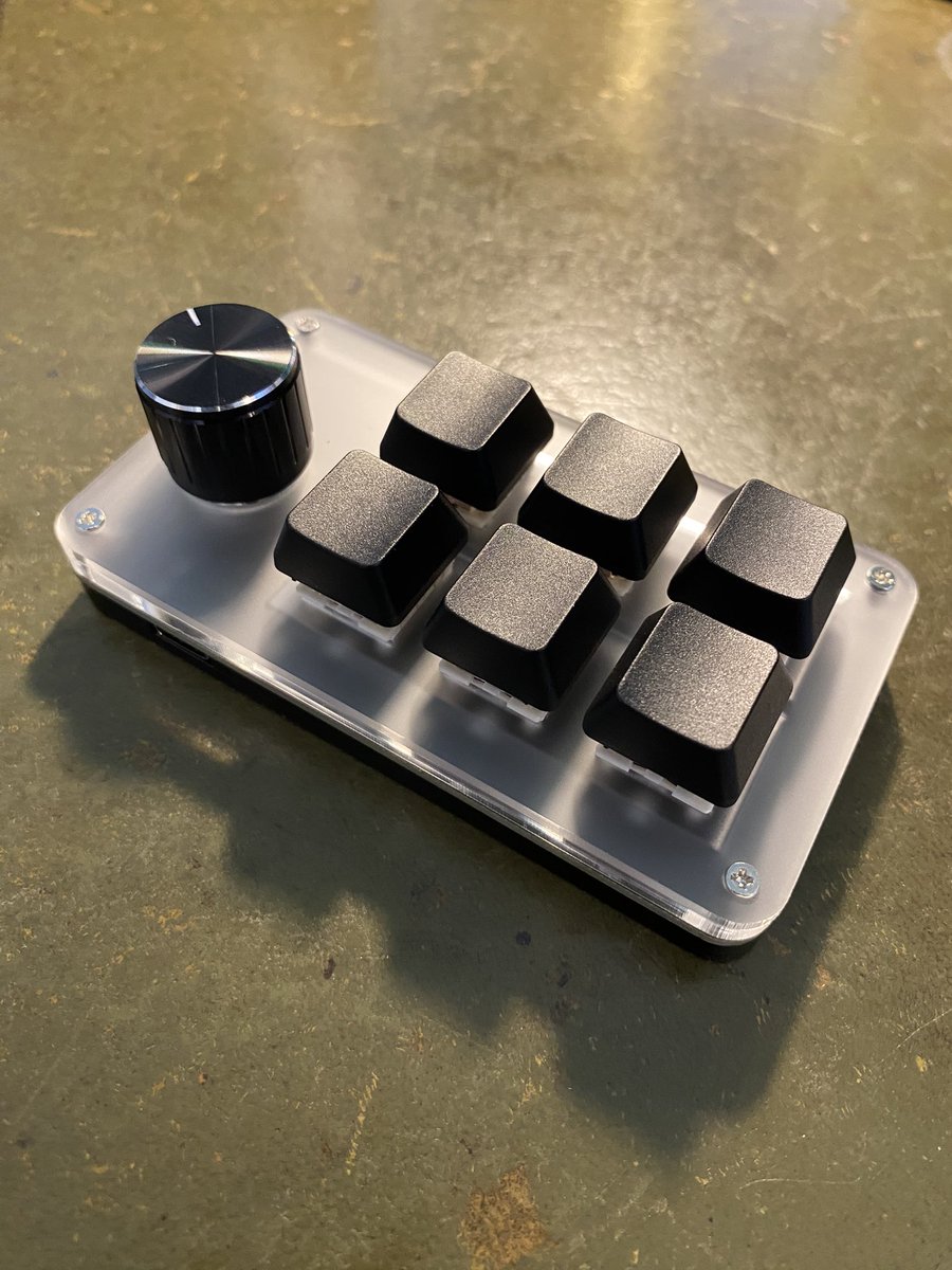 PhilHutchins91's tweet image. New toy… 👀 quicker workflow here I come! 

#macropad #designer #smsports