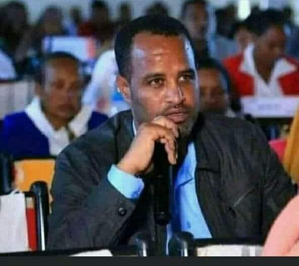 #የስነስርአት_ጥያቄ_አስደብድቦ_ለሶስተኛ_ጊዜ_አሳሰረው

ጀገናው ታረቀኝ ደግፌ የስነስርአት ጥያቄ በማንሳት በተዘጋጀው ረቂቅ ሰነድ መወያየት የለብንም።የዛሬው አጀንዳ ነባሩ ደቡብ ክልል በመሆኑ በተያዘው በቅድ እና ሪፖርት መሰረት ነው መወያየት