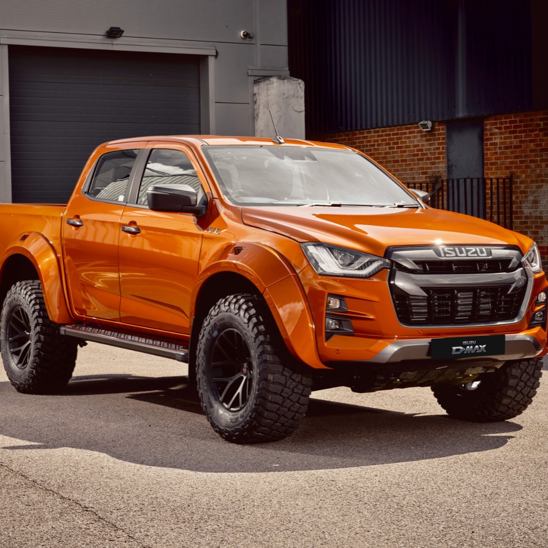 Isuzuuk's tweet photo. Let's talk about the interior of the @arctictrucks AT35:
➡️ Branded mats
➡️ Sculpted leather upholstery with AT headrests
➡️ Apple CarPlay & Android Auto ™️
➡️ 8 speaker sound system
➡️ Wireless phonecharging
#IsuzuAT35 #ArcticTrucks #ExploreWithoutLimits #DriveYOURAdventure https://t.co/oRFn7yNhw9