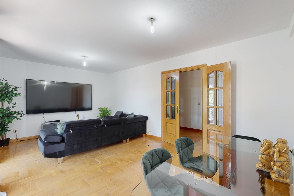 Inmo_DDC's tweet image. ¿Quieres #vivir en #Beriain, rodeado de #naturaleza, con #colegios, #medico, #comercios, #restaurantes y muchos otros servicios?

¡Este piso #reformado, con tres #dormitorios y lleno de #luz es tu oportunidad de tener un nuevo #hogar al lado de todo lo que necesitas!😊