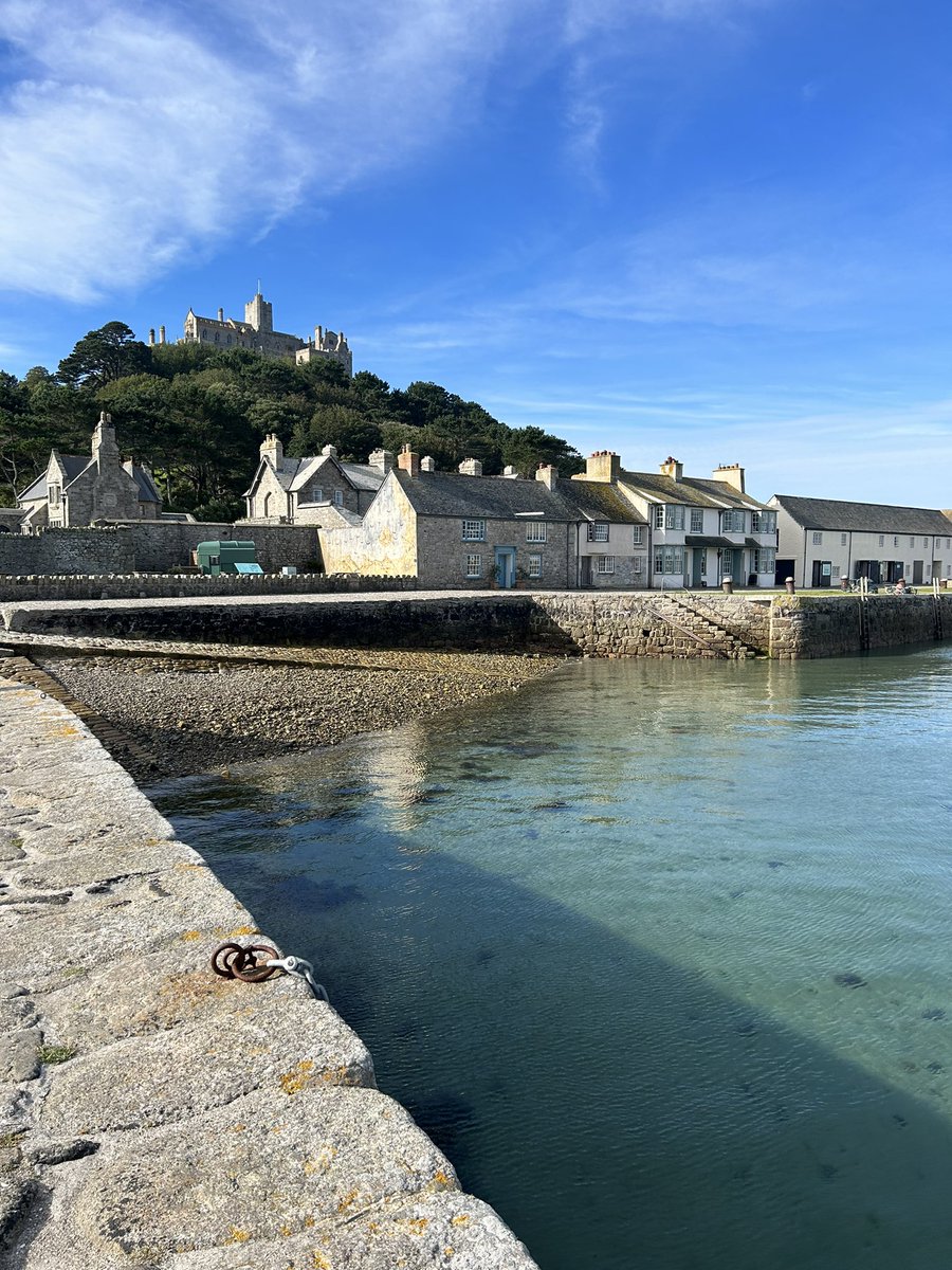 The island will close at 3pm on Friday 18 August due to forecasted high winds & poor sea conditions later this afternoon. Last entry to the island is at 2pm. All visitors must leave on the causeway by 3pm as there will be no public boats after this time. Hold onto your hats! 💨