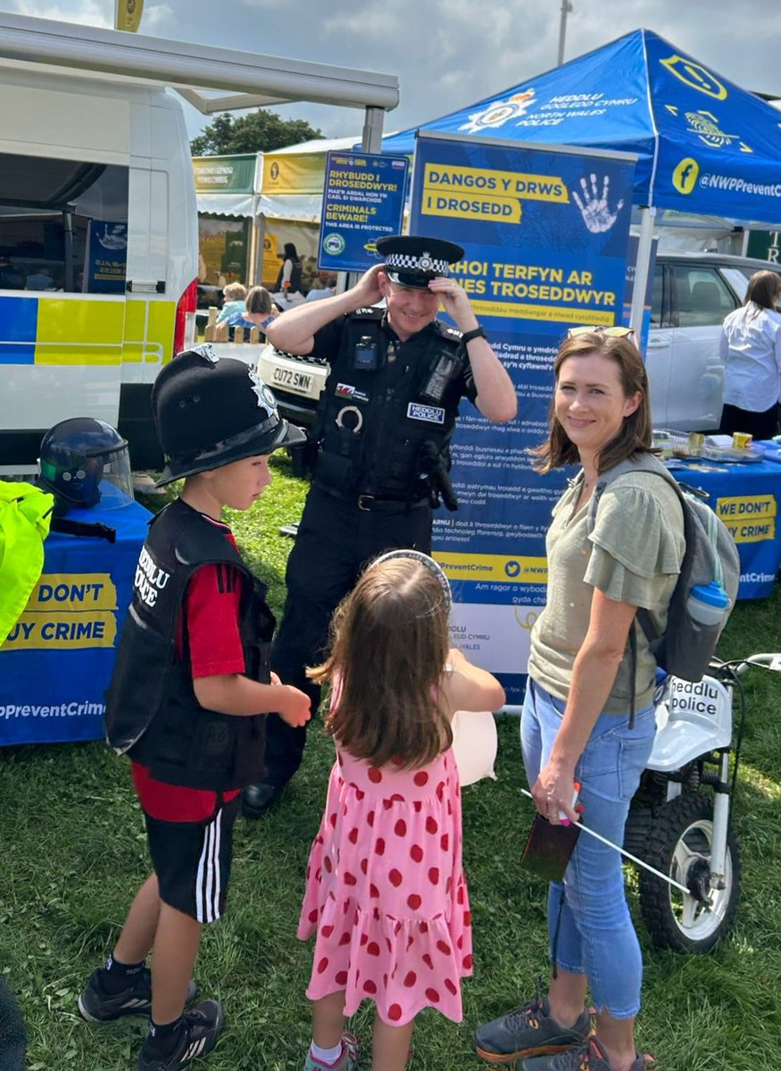 SC Hughes had a great time helping out at the Flint & Denbigh Show yesterday Thanks to everyone who came for a chat – was great to see you! 😁 #SpecialConstable #TeamNWP
