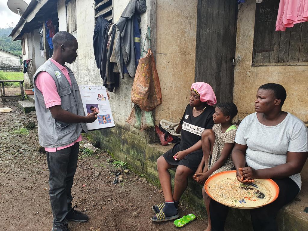 #DMF Community Mobilzers under the auspices of #REO, #MenEngage, #Amplifychange are transforming mindsets against #GBV #Toxicmasculinity and #SRHR in the Chopfarm Community in Limbe 3. GBV can cause significant trauma and distress in our community.